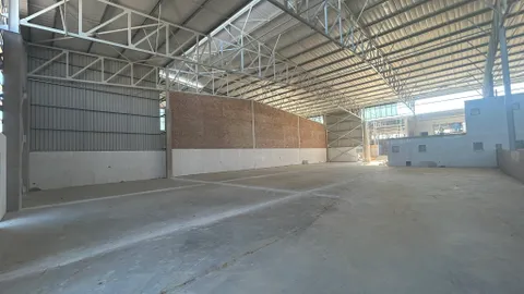 78 Sterling Road, Samrand Business Park has a 1793m² Warehouse Available To Let (9).